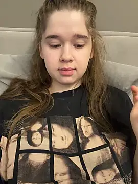 Snapshot of HornyGirlH chatting on March 2026 06:19:02 AM HornyGirlH online show from March 2026 06:19:02 AM