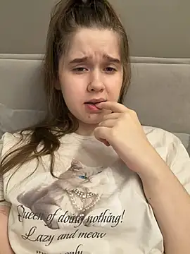 Snapshot of HornyGirlH chatting on April 2026 12:30:01 AM HornyGirlH online show from April 2026 12:30:01 AM