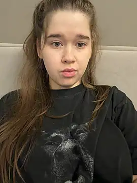 Snapshot of HornyGirlH chatting on April 2026 04:34:01 AM HornyGirlH online show from April 2026 04:34:01 AM