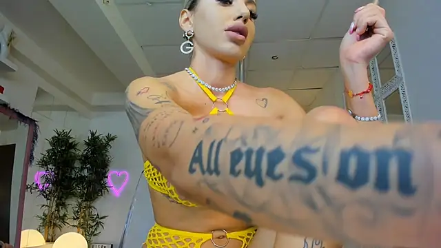 Snapshot of LisaAkira chatting on December 2024 04:15:02 PM LisaAkira online show from December 2024 04:15:02 PM