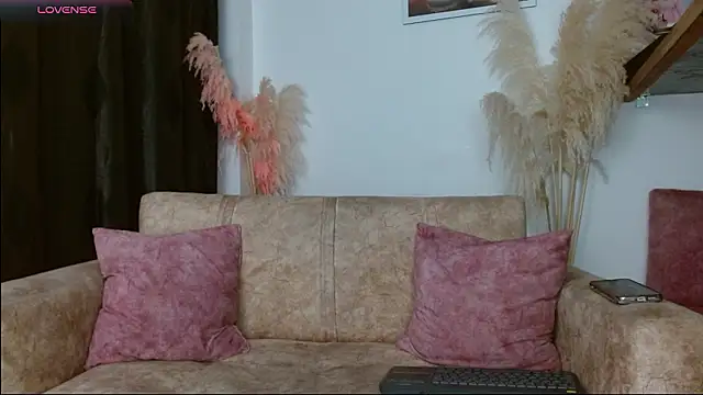 Snapshot of veronica_villalba chatting on March 2026 05:44:01 AM veronica villalba online show from March 2026 05:44:01 AM