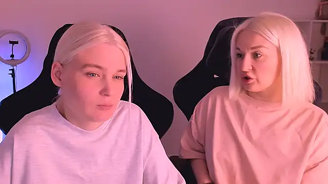 hotblonds online show from January 2025 06:21:01 AM