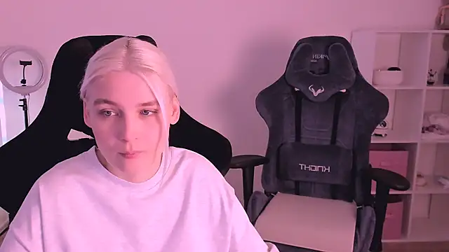 hotblonds online show from January 2025 06:57:01 AM