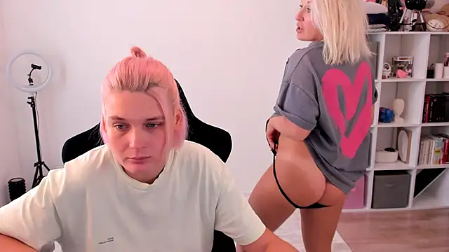 hotblonds online show from October 2025 10:44:02 AM