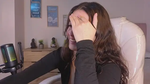 Amaia Daniells online show from January 2026 03:56:02 AM