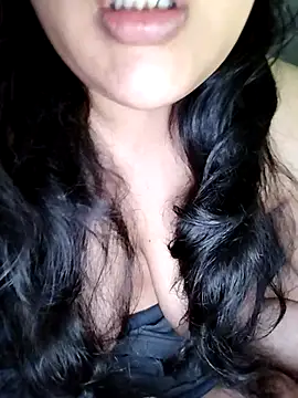 Annerae online show from March 2026 08:04:02 PM