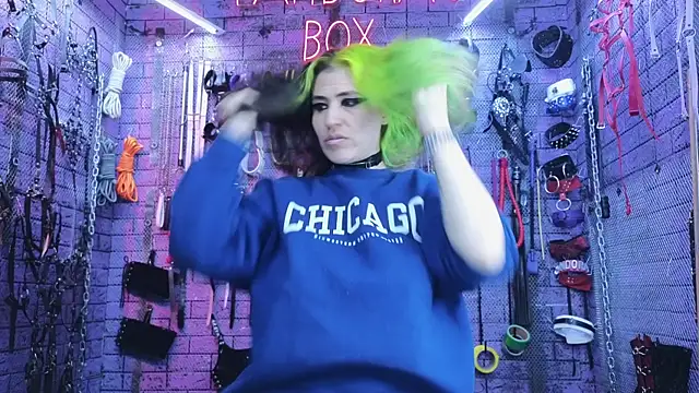 Snapshot of PANDORANEZZ chatting on February 2025 08:33:01 AM PANDORANEZZ online show from February 2025 08:33:01 AM