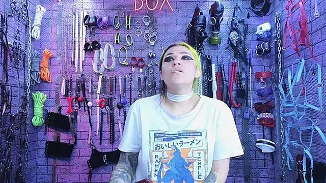 Snapshot of PANDORANEZZ chatting on February 2025 08:36:01 PM PANDORANEZZ online show from February 2025 08:36:01 PM