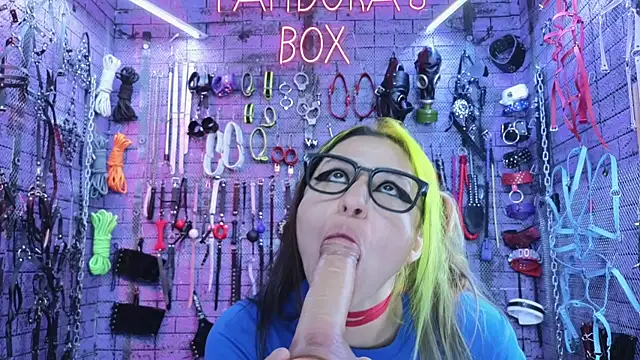 Snapshot of PANDORANEZZ chatting on February 2025 01:35:02 PM PANDORANEZZ online show from February 2025 01:35:02 PM