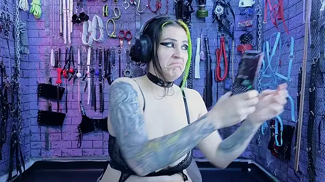 Snapshot of PANDORANEZZ chatting on March 2025 12:20:01 PM PANDORANEZZ online show from March 2025 12:20:01 PM