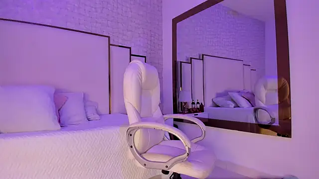 Meghan stonne  online show from September 2025 07:25:02 PM