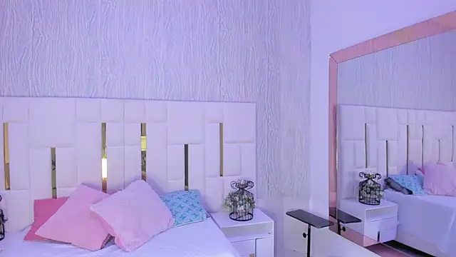 Meghan stonne  online show from October 2025 07:01:02 PM