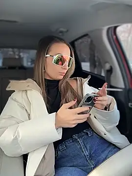 Snapshot of YOUR-KARINA chatting on January 2026 08:51:01 AM YOUR-KARINA online show from January 2026 08:51:01 AM