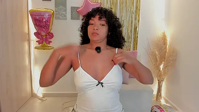 Snapshot of mariam_hill chatting on May 2026 10:00:01 AM mariam hill online show from May 2026 10:00:01 AM
