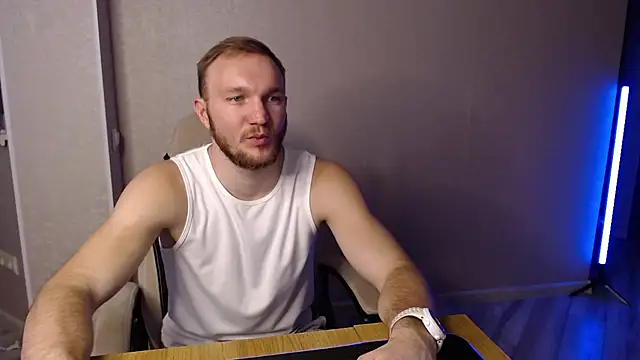 Snapshot of Toress1 chatting on March 2025 09:05:02 AM Toress1 online show from March 2025 09:05:02 AM