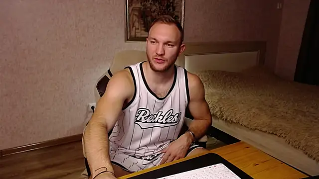 Snapshot of Toress1 chatting on November 2025 06:29:02 PM Toress1 online show from November 2025 06:29:02 PM