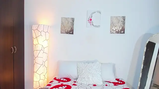 SarahCinnamon- online show from February 2026 09:22:02 PM