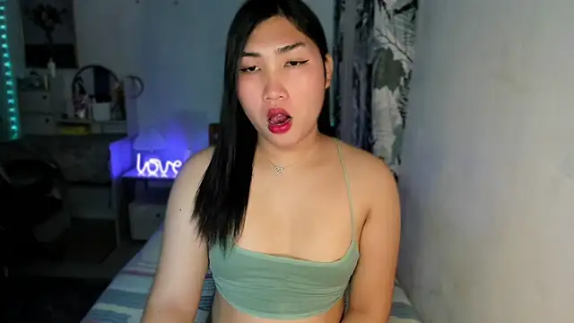 Snapshot of Miss_Deliciousness chatting on February 2025 03:59:02 PM Miss Deliciousness online show from February 2025 03:59:02 PM