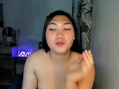 Snapshot of Miss_Deliciousness chatting on February 2025 04:00:01 PM Miss Deliciousness online show from February 2025 04:00:01 PM