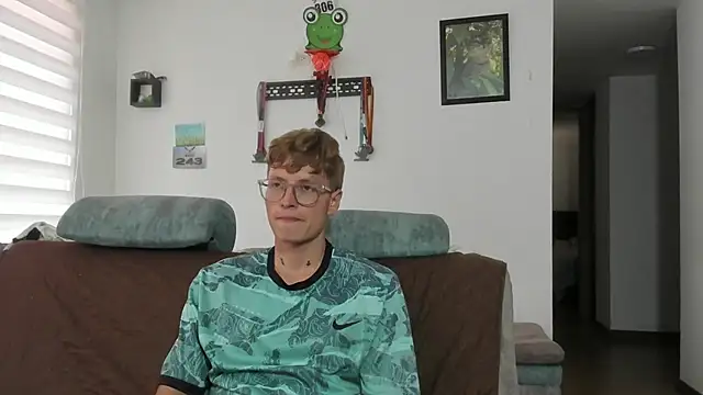 Snapshot of A_sexy_couple__ chatting on September 2025 07:03:02 PM A sexy couple   online show from September 2025 07:03:02 PM