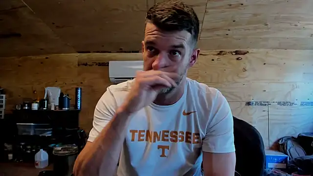 Snapshot of Kenny_Kyle chatting on March 2025 08:31:01 PM Kenny Kyle online show from March 2025 08:31:01 PM