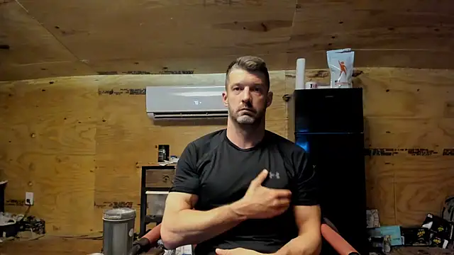 Snapshot of Kenny_Kyle chatting on September 2025 01:38:01 AM Kenny Kyle online show from September 2025 01:38:01 AM