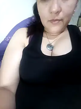 Snapshot of Gatubela212 chatting on January 2025 03:33:02 AM Gatubela212 online show from January 2025 03:33:02 AM