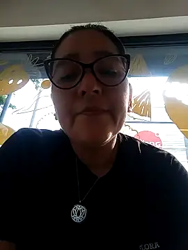 Snapshot of Gatubela212 chatting on February 2025 04:27:01 AM Gatubela212 online show from February 2025 04:27:01 AM