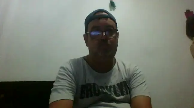 Snapshot of djtomxxx2777 chatting on February 2025 11:37:02 PM djtomxxx2777 online show from February 2025 11:37:02 PM