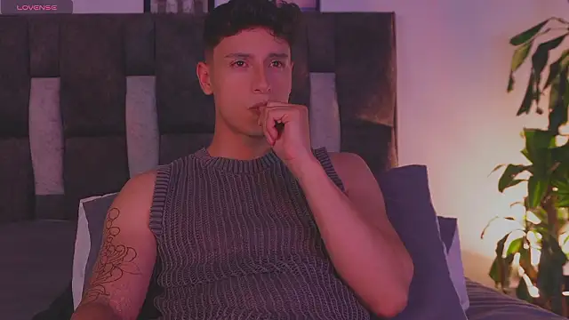 Snapshot of I_Gabriel chatting on March 2026 06:13:02 AM I Gabriel online show from March 2026 06:13:02 AM