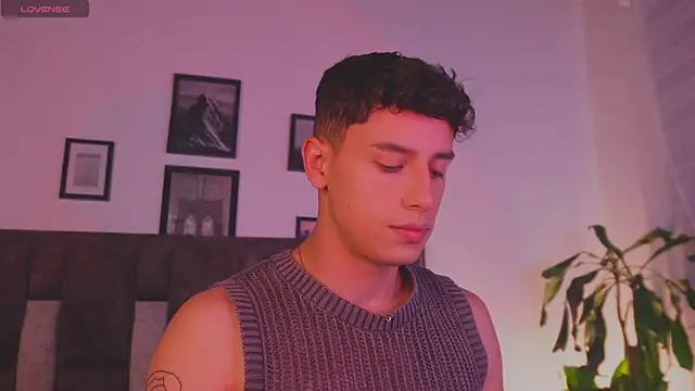 Snapshot of I_Gabriel chatting on April 2026 06:11:01 AM I Gabriel online show from April 2026 06:11:01 AM