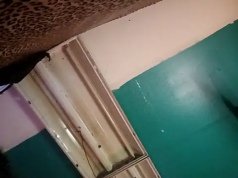 Snapshot of khloebanques chatting on March 2026 11:57:01 AM khloebanques online show from March 2026 11:57:01 AM