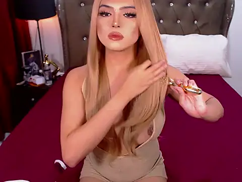 Snapshot of WomanofWorldTS chatting on November 2025 04:00:01 PM WomanofWorldTS online show from November 2025 04:00:01 PM