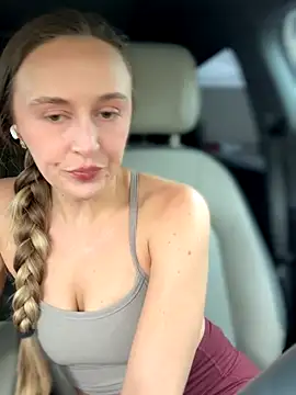 Snapshot of lunagirl13 chatting on September 2025 08:47:02 PM lunagirl13 online show from September 2025 08:47:02 PM