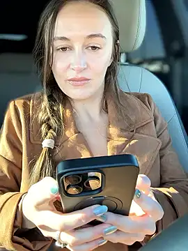 Snapshot of lunagirl13 chatting on January 2026 09:29:01 PM lunagirl13 online show from January 2026 09:29:01 PM