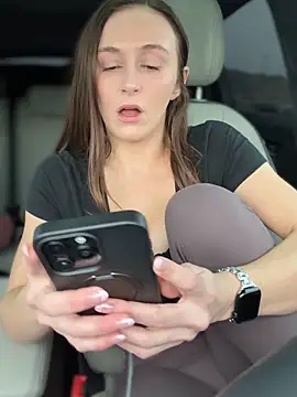 Snapshot of lunagirl13 chatting on February 2026 12:15:02 AM lunagirl13 online show from February 2026 12:15:02 AM