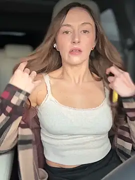 Snapshot of lunagirl13 chatting on February 2026 11:44:01 PM lunagirl13 online show from February 2026 11:44:01 PM