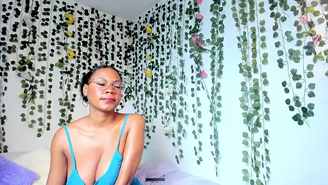 Snapshot of violeta_milleer chatting on February 2025 05:14:01 PM violeta milleer online show from February 2025 05:14:01 PM