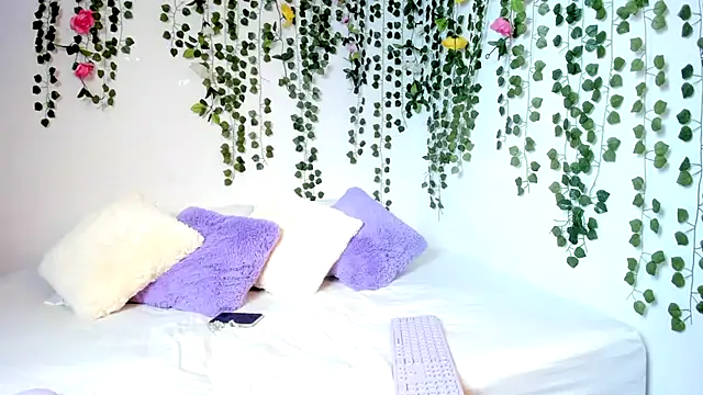 Snapshot of violeta_milleer chatting on March 2025 05:11:02 PM violeta milleer online show from March 2025 05:11:02 PM