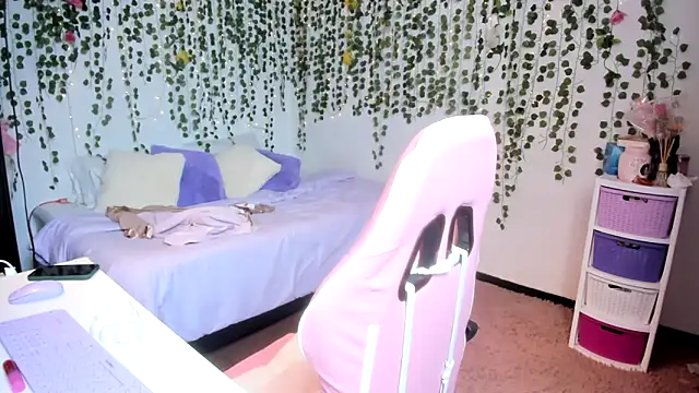 Snapshot of violeta_milleer chatting on September 2025 03:12:02 PM violeta milleer online show from September 2025 03:12:02 PM