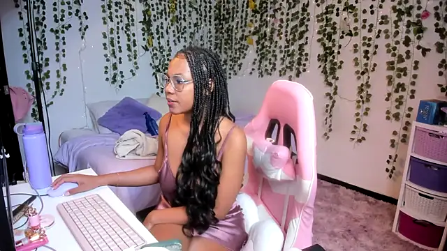 violeta milleer online show from December 2025 05:30:01 PM