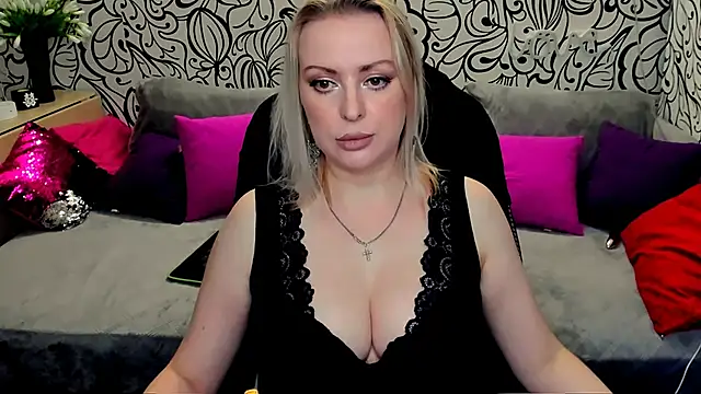 Hotdreamhere online show from February 2025 01:51:02 PM