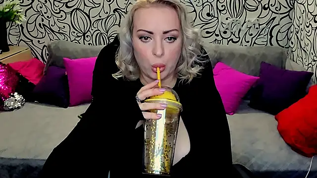 Hotdreamhere online show from February 2025 11:02:01 AM