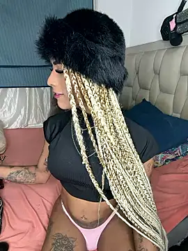 Snapshot of Nella_Dolls chatting on January 2026 03:42:02 AM Nella Dolls online show from January 2026 03:42:02 AM