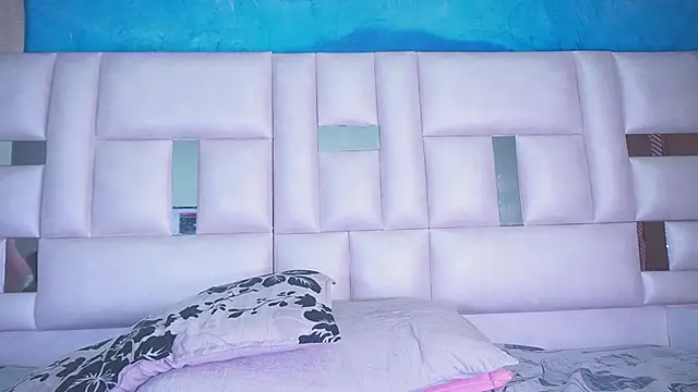 Snapshot of katy_rioss chatting on February 2025 03:06:01 PM katy rioss online show from February 2025 03:06:01 PM