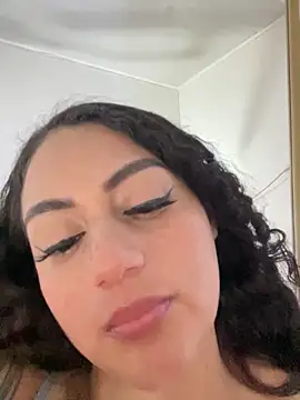 Snapshot of Hela_wet chatting on April 2026 05:10:01 AM Hela wet online show from April 2026 05:10:01 AM