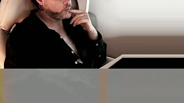 Sanders White online show from December 2024 01:47:01 AM