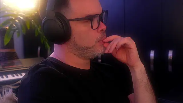 Sanders White online show from September 2025 07:57:02 PM