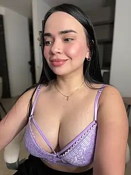 Snapshot of GeorginaJones chatting on January 2025 01:50:01 AM GeorginaJones online show from January 2025 01:50:01 AM