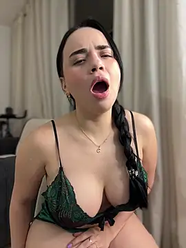 Snapshot of GeorginaJones chatting on January 2025 02:49:02 AM GeorginaJones online show from January 2025 02:49:02 AM